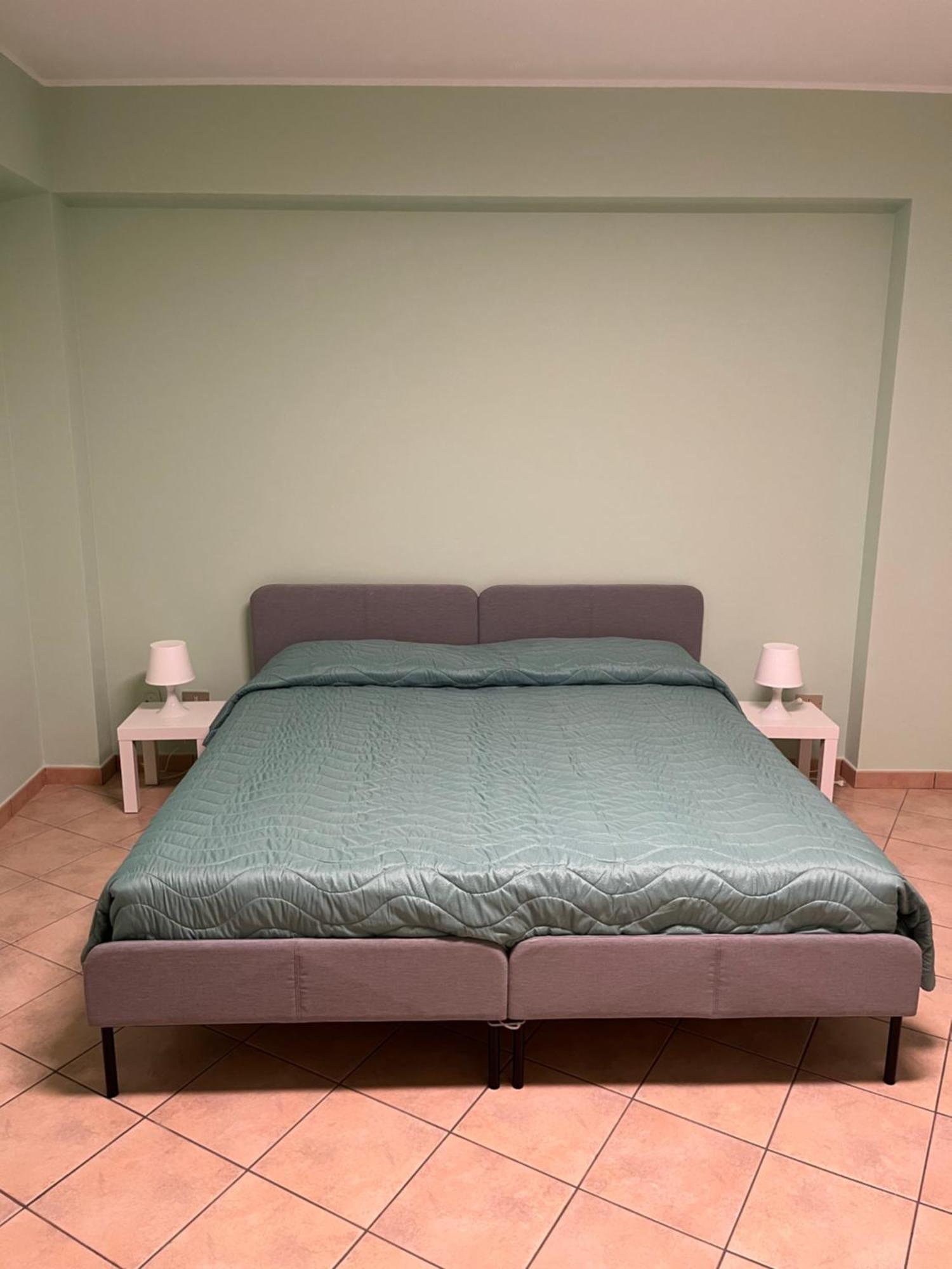 Casa Vacanza Donna Laura 巴塞罗纳-波佐戈托 外观 照片
